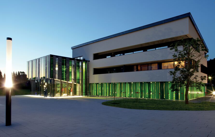 BriseSoleil 100 Sonnenschutz - Breitenwang Community Centre ansässig in Breitenwang, Österreich