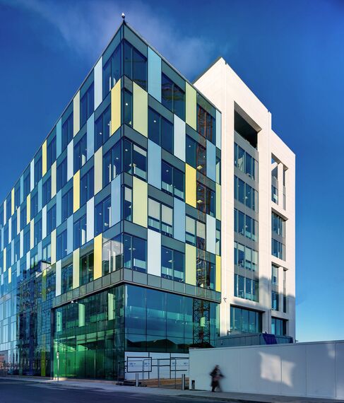 ConceptWall 60 Fassaden - Sir John Rogerson's Quay ansässig in Dublin, Irland