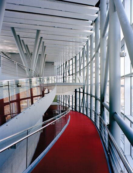 BriseSoleil 100 Sonnenschutz und ConceptWall 50 Fassaden - Mellat Park cineplex ansässig in Tehran, Iran