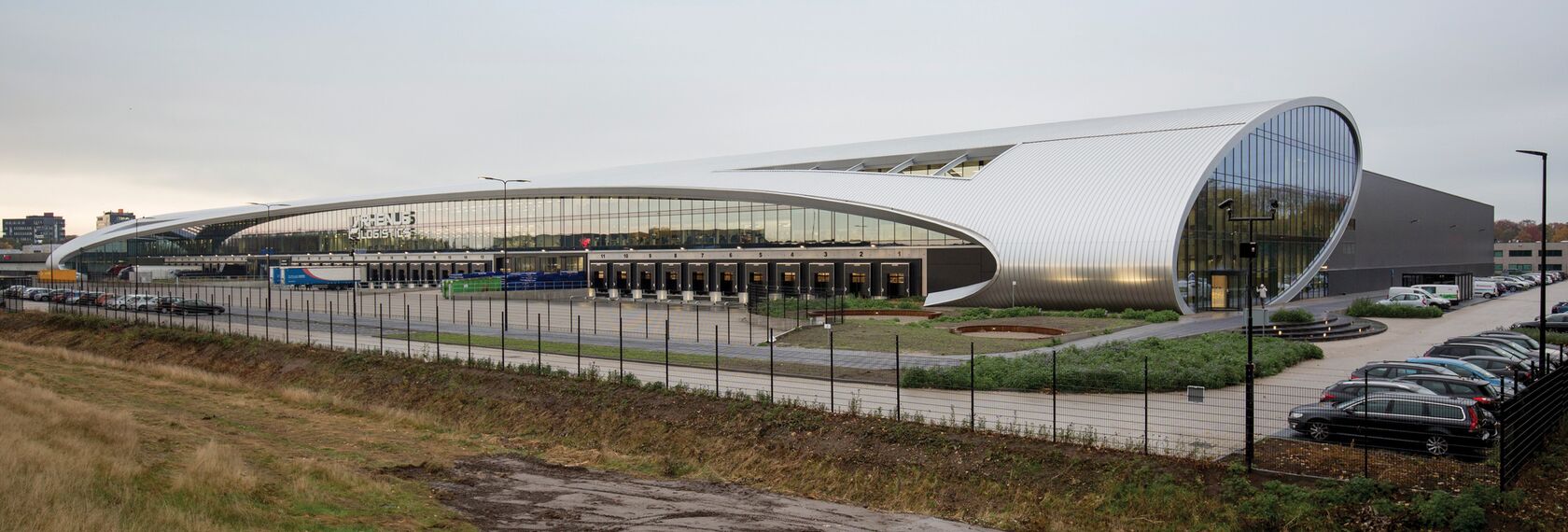 ConceptFolding 77 Schieben und Falten und ConceptWall 50 Fassaden - DC New Logic III ansässig in Tilburg, die Niederlande