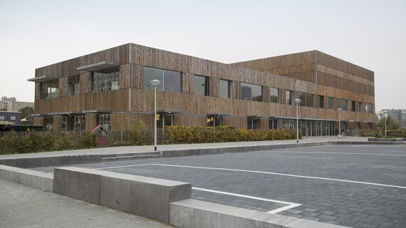 SlimLine 38 Fenster - Boarding school Children's Campus Zuidas ansässig in Amsterdam, die Niederlande